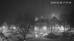 Náměstí, Hrad a Trůba