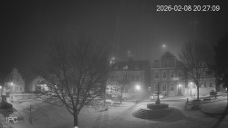 Náměstí, Hrad a Trůba