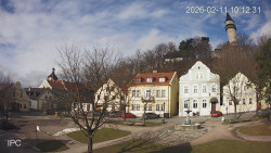 Náměstí, Hrad a Trůba