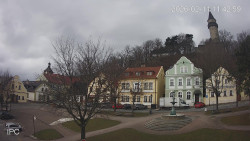 Náměstí, Hrad a Trůba