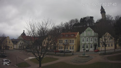 Náměstí, Hrad a Trůba