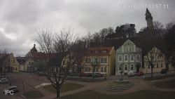 Náměstí, Hrad a Trůba