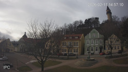 Náměstí, Hrad a Trůba