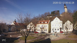 Náměstí, Hrad a Trůba