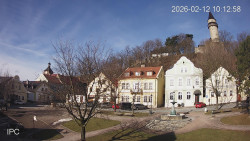 Náměstí, Hrad a Trůba