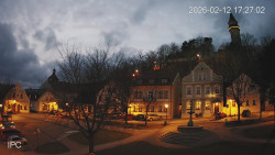 Náměstí, Hrad a Trůba