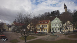 Náměstí, Hrad a Trůba