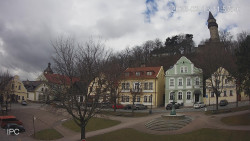 Náměstí, Hrad a Trůba