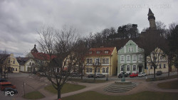 Náměstí, Hrad a Trůba