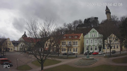 Náměstí, Hrad a Trůba