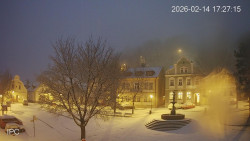 Náměstí, Hrad a Trůba