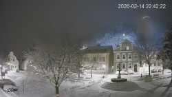 Náměstí, Hrad a Trůba