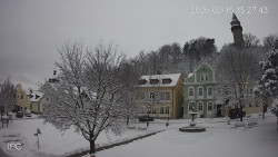 Náměstí, Hrad a Trůba