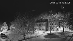 Náměstí, Hrad a Trůba