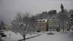 Náměstí, Hrad a Trůba