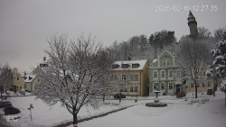 Náměstí, Hrad a Trůba