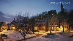 Náměstí, Hrad a Trůba