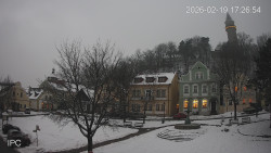 Náměstí, Hrad a Trůba