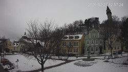 Náměstí, Hrad a Trůba