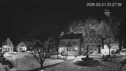 Náměstí, Hrad a Trůba