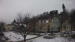 Náměstí, Hrad a Trůba