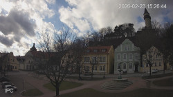 Náměstí, Hrad a Trůba