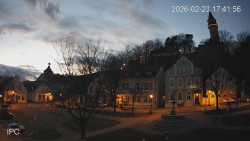 Náměstí, Hrad a Trůba