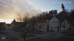 Náměstí, Hrad a Trůba