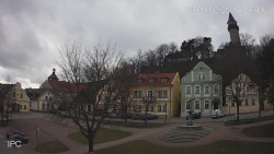 Náměstí, Hrad a Trůba