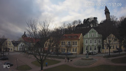 Náměstí, Hrad a Trůba