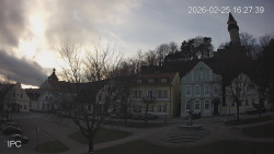 Náměstí, Hrad a Trůba