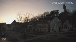 Náměstí, Hrad a Trůba