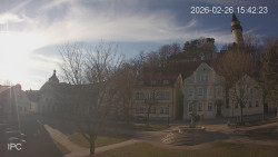 Náměstí, Hrad a Trůba