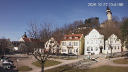 Náměstí, Hrad a Trůba