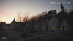 Náměstí, Hrad a Trůba