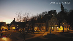 Náměstí, Hrad a Trůba