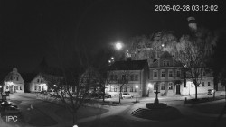 Náměstí, Hrad a Trůba