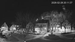 Náměstí, Hrad a Trůba