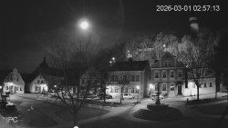 Náměstí, Hrad a Trůba