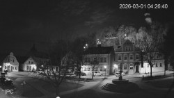 Náměstí, Hrad a Trůba