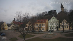 Náměstí, Hrad a Trůba