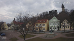 Náměstí, Hrad a Trůba