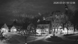 Náměstí, Hrad a Trůba