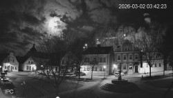 Náměstí, Hrad a Trůba