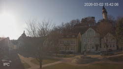 Náměstí, Hrad a Trůba