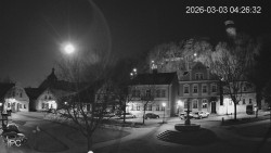 Náměstí, Hrad a Trůba