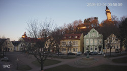 Náměstí, Hrad a Trůba