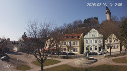 Náměstí, Hrad a Trůba