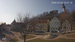 Náměstí, Hrad a Trůba