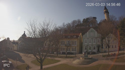 Náměstí, Hrad a Trůba